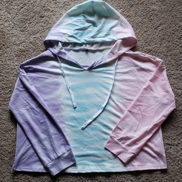 amz Tops - New womens tye dye hoodie sz XL short